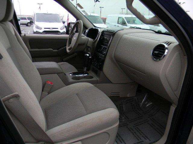 2007 Ford Explorer XLT 4dr SUV 4WD V8